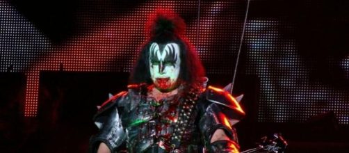 Gene Simmons defiende a las empresas discogr&aacute;ficas