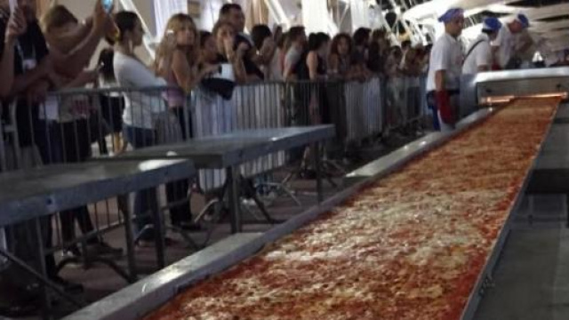 Expo di Milano, la pizza pi&ugrave; lunga del mondo
