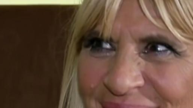 Gli occhi di Gemma sognanti in esterna 