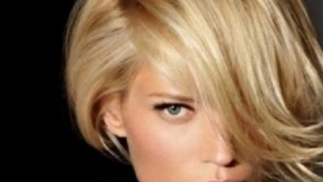 Hairlook liscio, corto e glamour per l'estate 2015