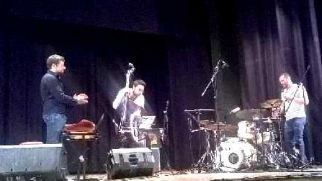 Un momento del concerto di Phil Maturano a Taranto