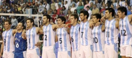 Triunfo del seleccionado de v&oacute;ley