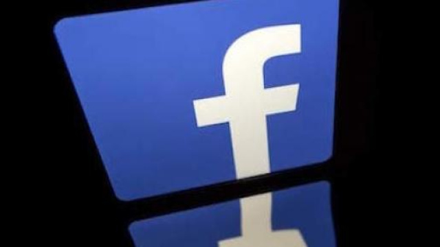 Il contatto di lascito per gli utenti facebook.