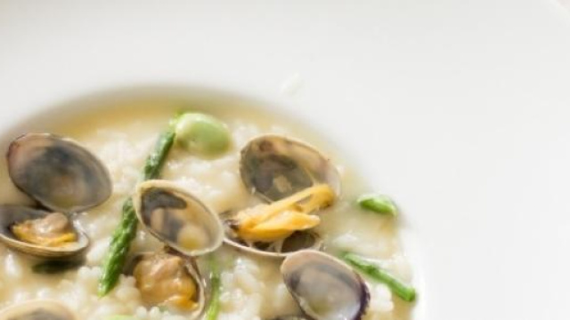 Il risotto con vongole e fave