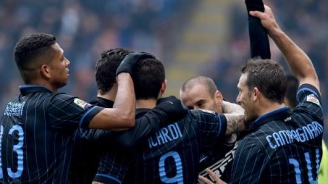 L'Inter cerca nuovi centrocampisti.
