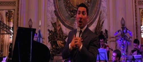 El cantante y su orquesta en la Casa Rosada