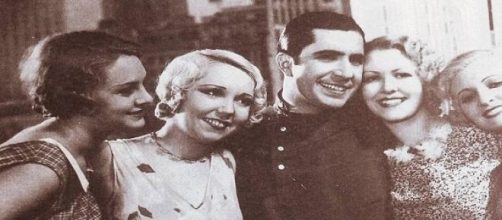 Gardel en una presentaci&oacute;n de 1934 en Nueva York 