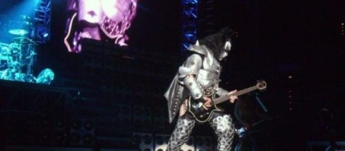 Simmons volvi&oacute; a hablar sobre el negocio del rock