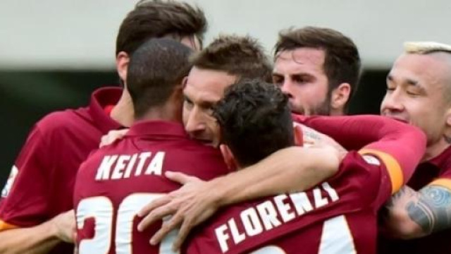 La Roma pensa a rafforzare la difesa.