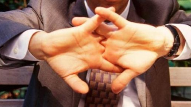 &Egrave; vero che scrocchiare le dita fa male?