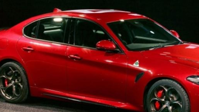 Alfa Romeo Giulia: debutto da superstar