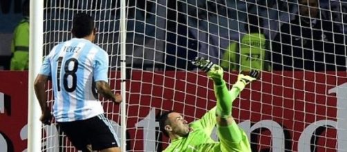 T&eacute;vez puso a Argentina en las semifinales