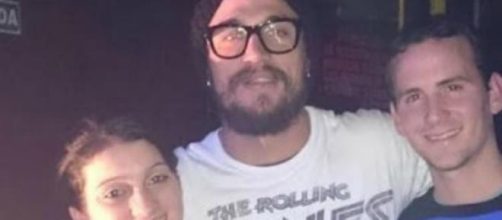 Osvaldo junto a los padres de Jerem&iacute;as