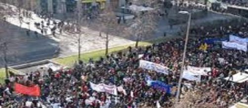 Multitudnaria marcha bajo el lema #NiUnaMenos