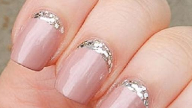 Nail art con brillantini  per l'estate 2015