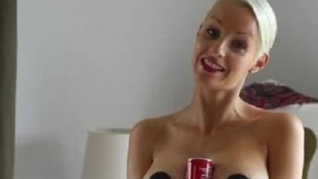 holda coke with your boobs li&eacute; au cancer du sein ?