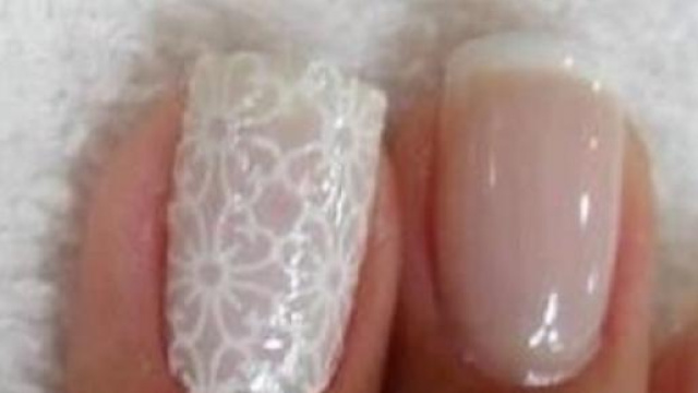 Manicure ad effetto look bianco per il 2015