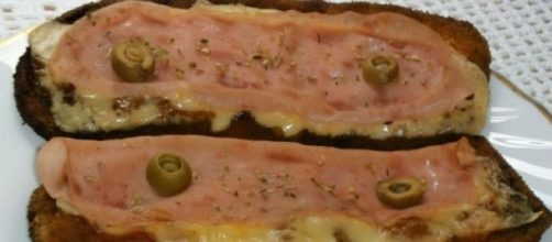 Milanesa de berenjena a la napolitana