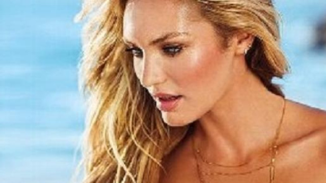 Costume con fasce laterale sugli slip