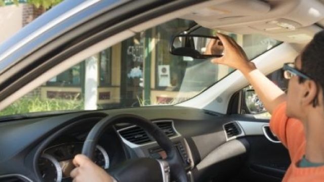 Agli italiani piacciono le polizze auto online