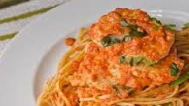 Linguine in salsa di peperoni rossi 