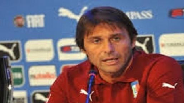 Conte in conferenza stampa rassicura i giornalisti