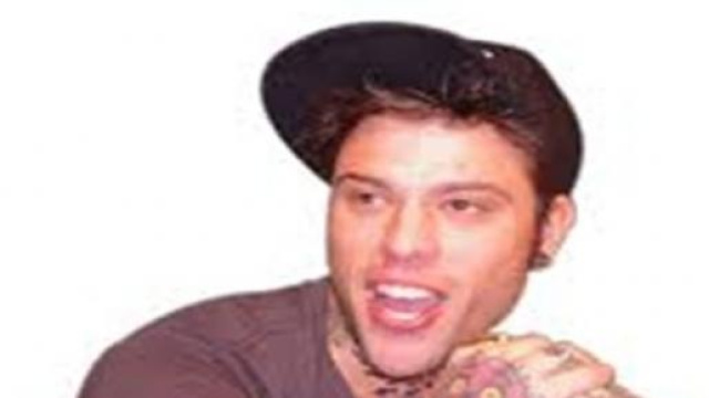 Fedez denunciato per rissa a Milano