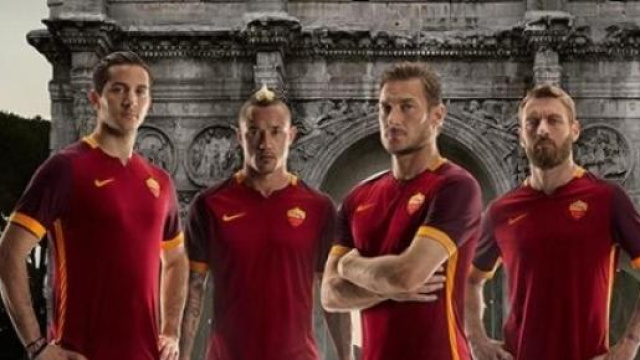 La nuova maglia della Roma per il 2015-2016