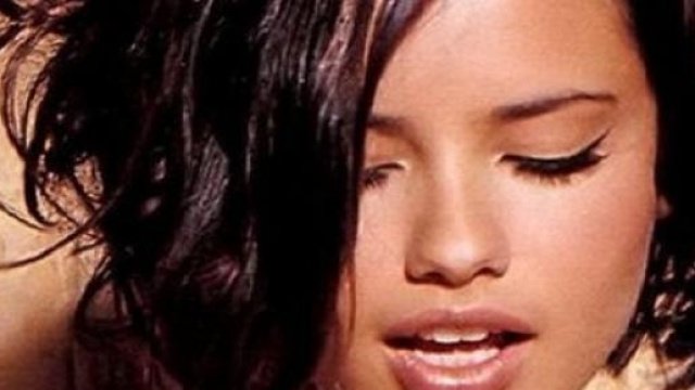 Long bob mosso e con riga laterale