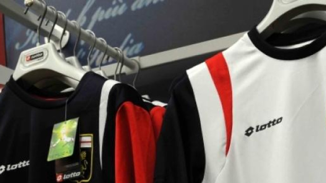 Abbigliamento Genoa firmato Lotto