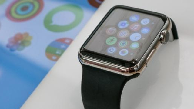 Apple Watch prezzo e dilemma whatsapp
