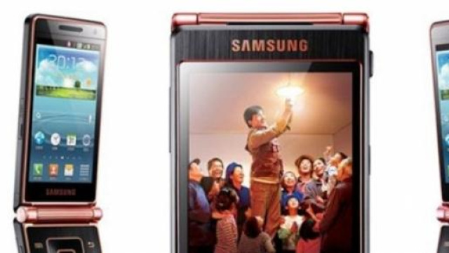 Smartphone Samsung Galaxy Folder a conchiglia