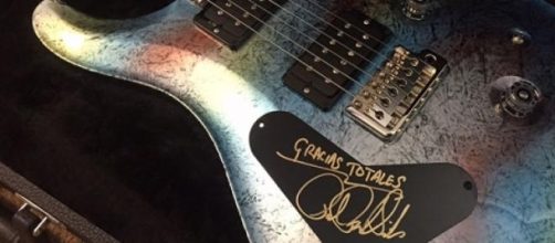 Foto del pickguard de la Guitarra