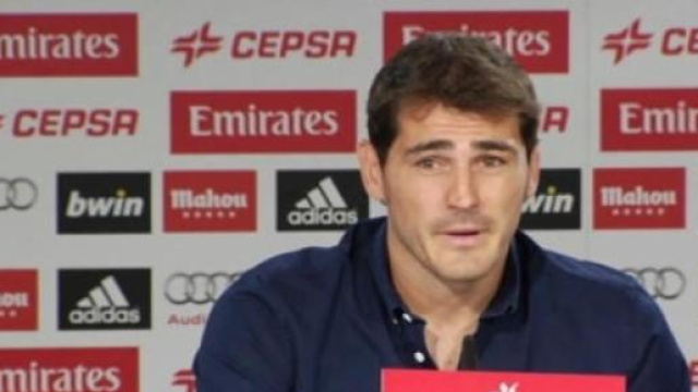 Iker Casillas durante la conferenza stampa d'addio