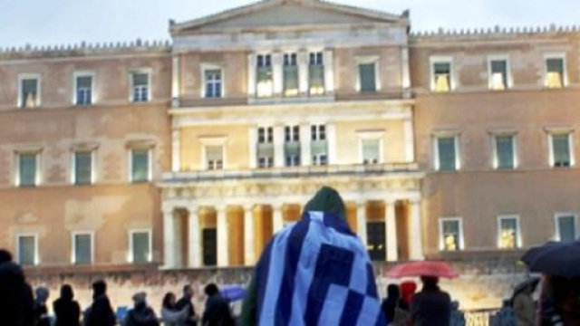 manifestanti in piazza ad Atene