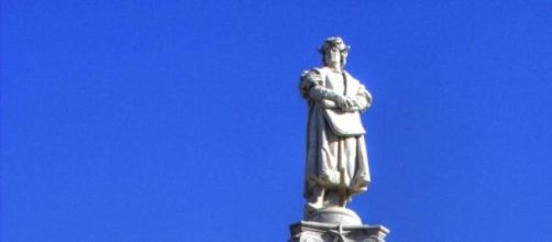 El monumento a Col&oacute;n antes de su remoci&oacute;n