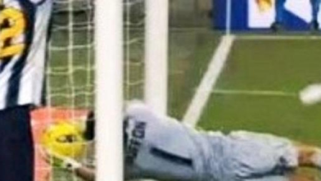 Il clamoroso goal non dato a Muntari di Milan-Juve