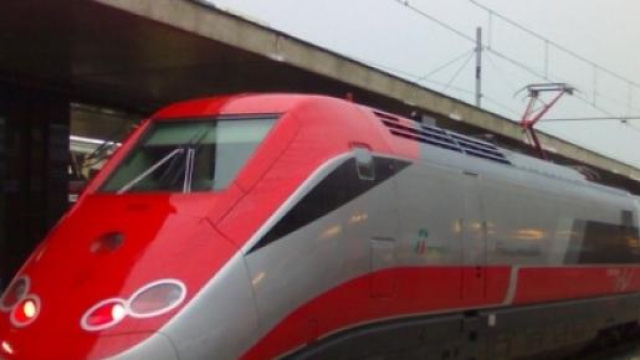 Treno Frecciarossa in transito