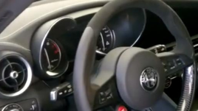 Alfa Romeo Giulia, interni Quadrifoglio Verde