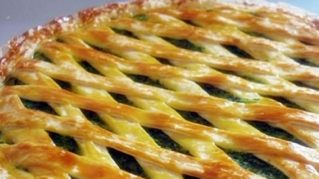 Crostata salata con pesto e prosciutto