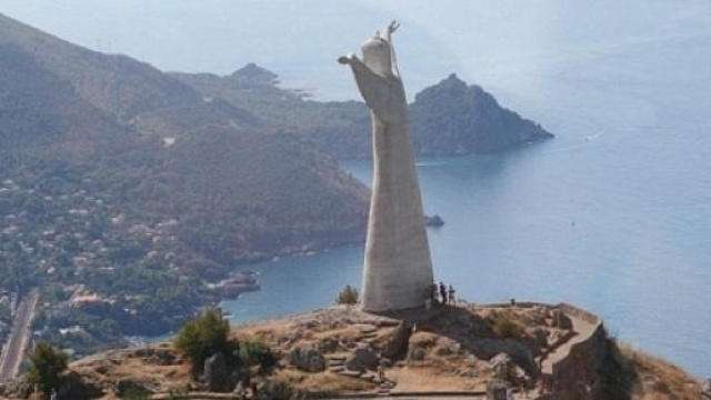 La statua del Cristo a Maratea
