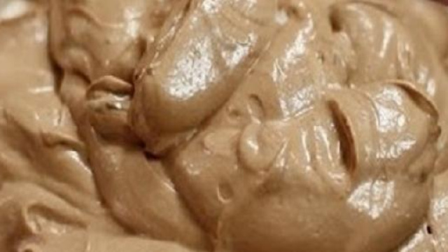 Spumone alle mandorle e nocciola