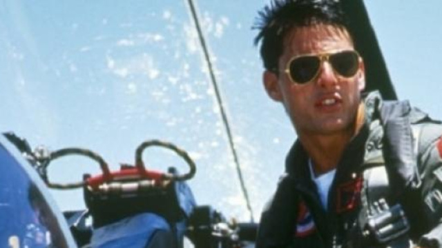 Tom Cruise &egrave; Maverick in una scena del film