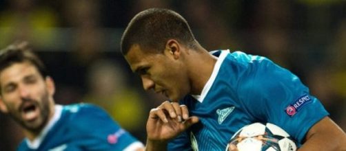 Rond&oacute;n en un encuentro disputado con el Zenit
