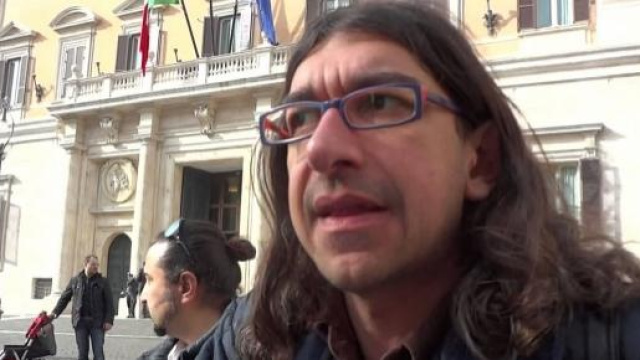 Gabriele Paolini sviene in discoteca