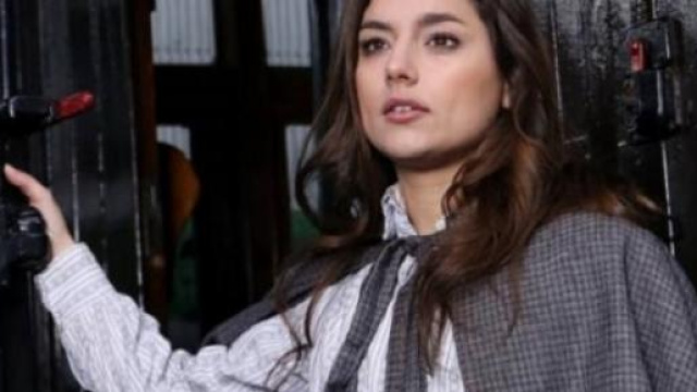 Una Vita: Manuela tenta il suicidio