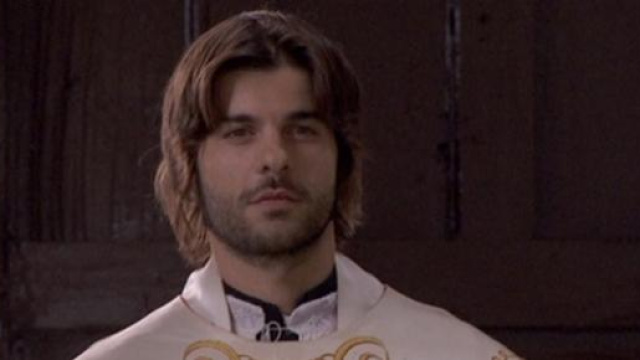 Gonzalo di nuovo prete per Maria