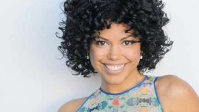 Una bella foto di Maya (Karla Mosley)