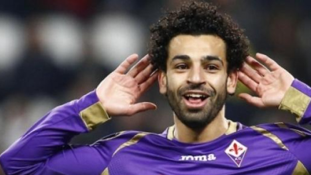 Salah esulta dopo un gol.