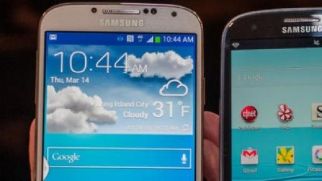 Samsung Galaxy S3, black and white